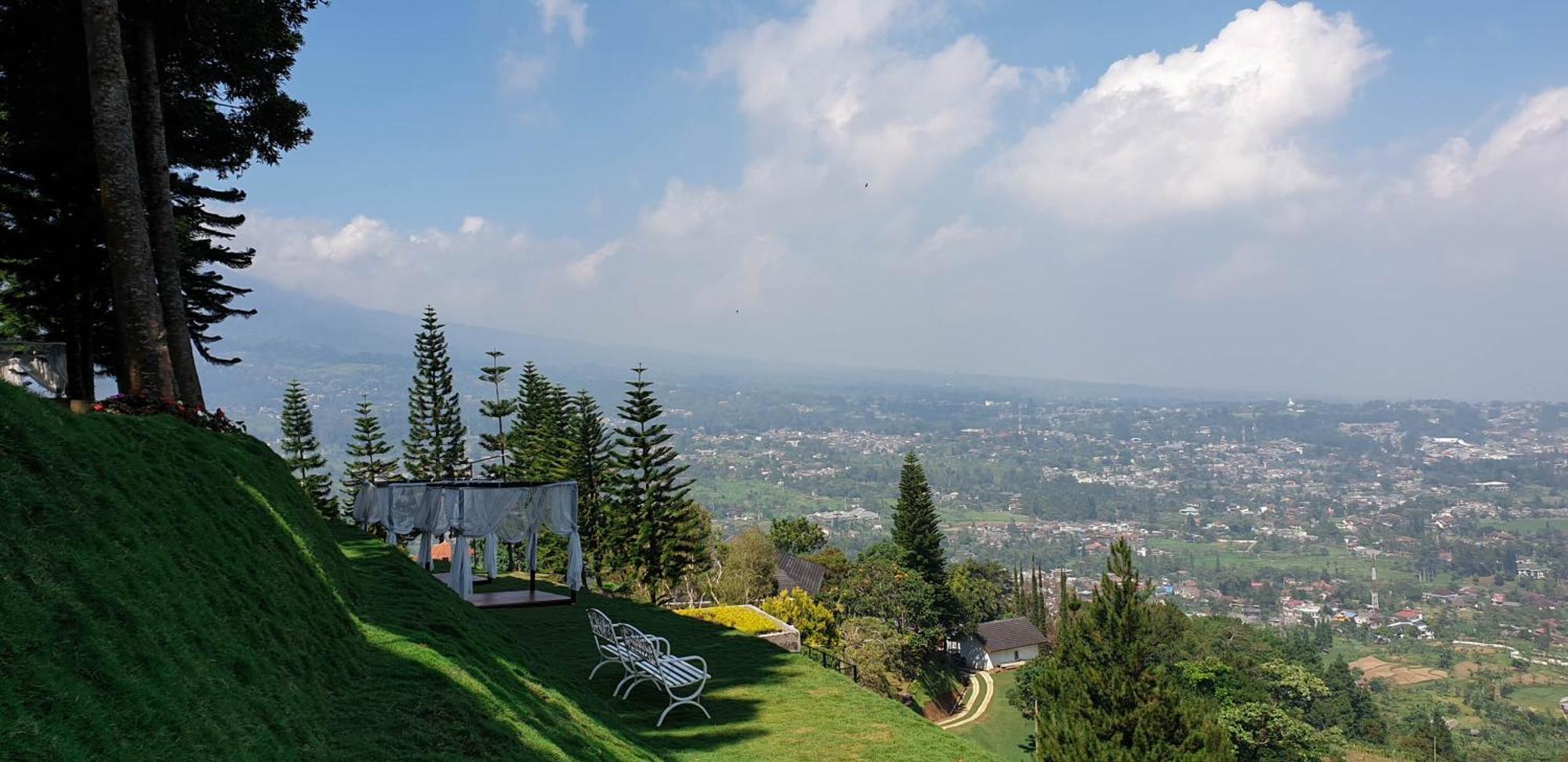 Damar Langit Resort Cisarua Kültér fotó