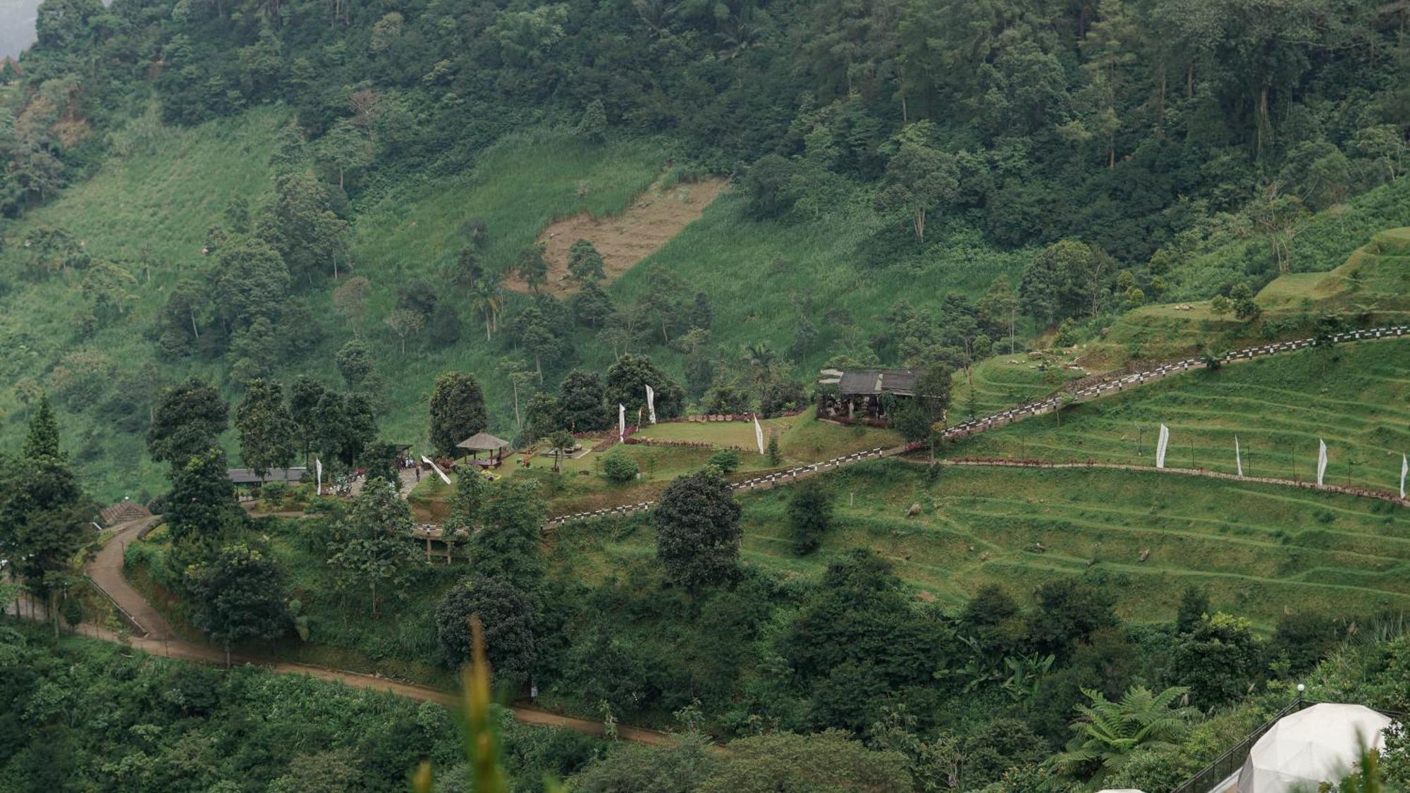 Damar Langit Resort Cisarua Kültér fotó